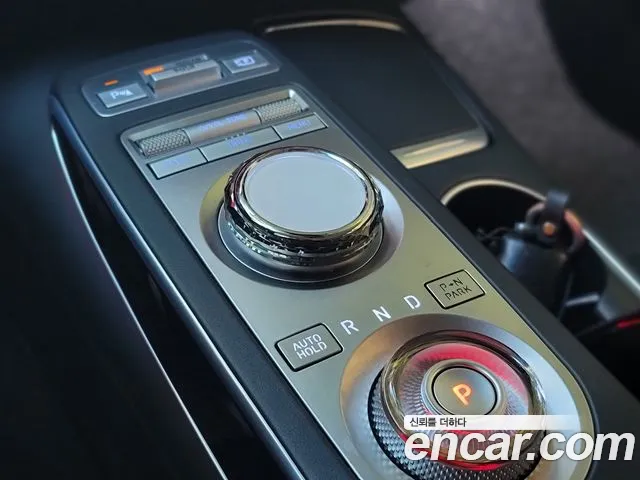 Genesis GV70 — Фото автомобиля 15