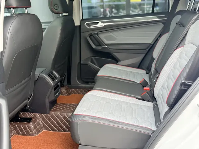 Volkswagen Tiguan L — Фото автомобиля 14