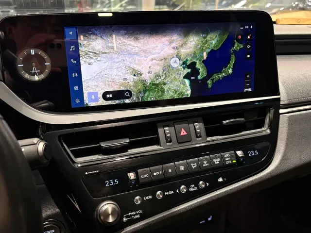 Lexus ES — Фото автомобиля 12