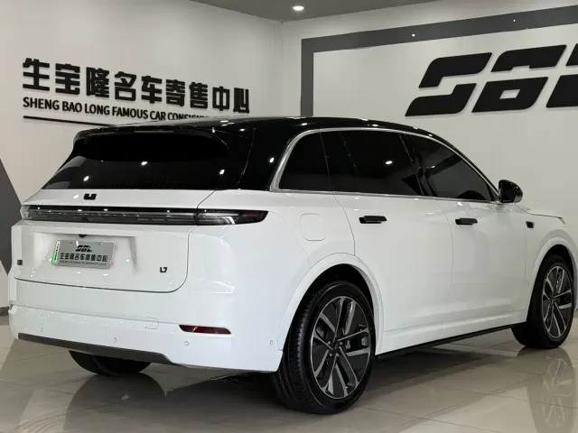 Li Auto L7 — Фото автомобиля 4