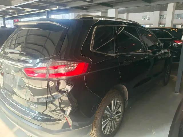 Ford Edge — Фото автомобиля 13
