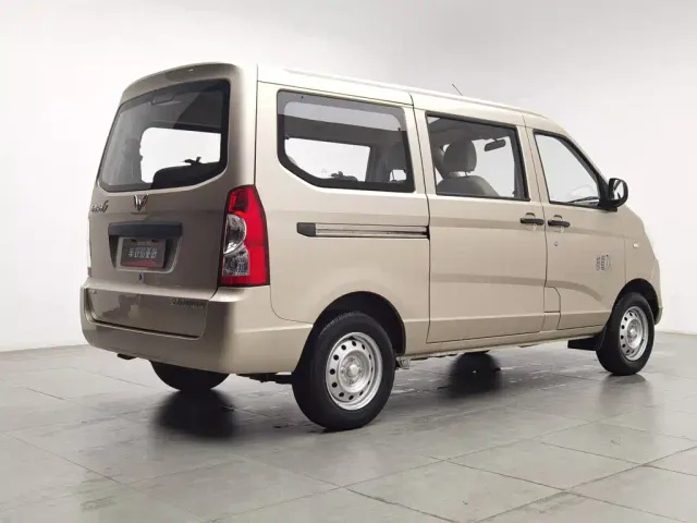 Wuling Rongguang S — Фото автомобиля 2