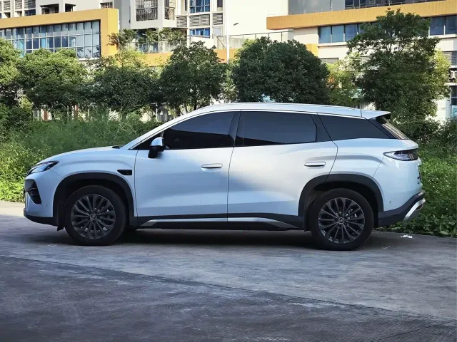 BYD Song Ultra — Фото автомобиля 3