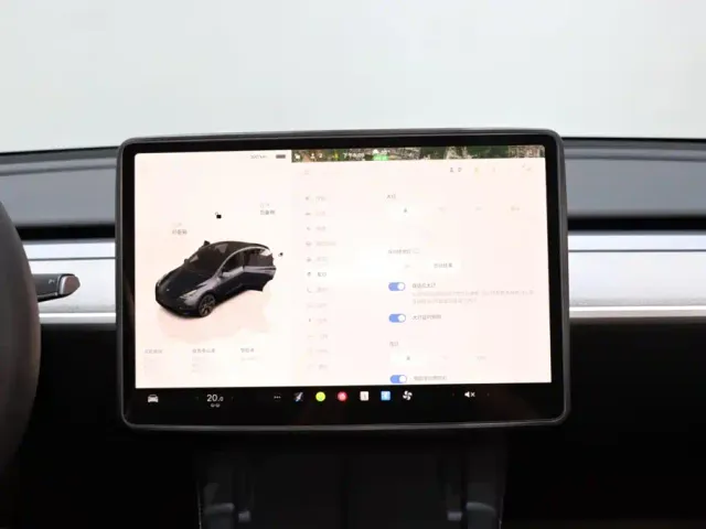 Tesla Model Y — Фото автомобиля 14