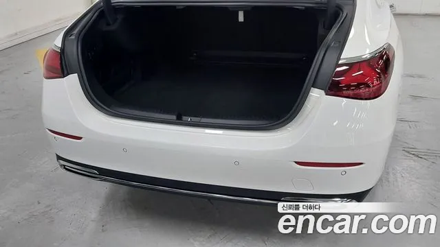 Mercedes-Benz E-Class — Фото автомобиля 15