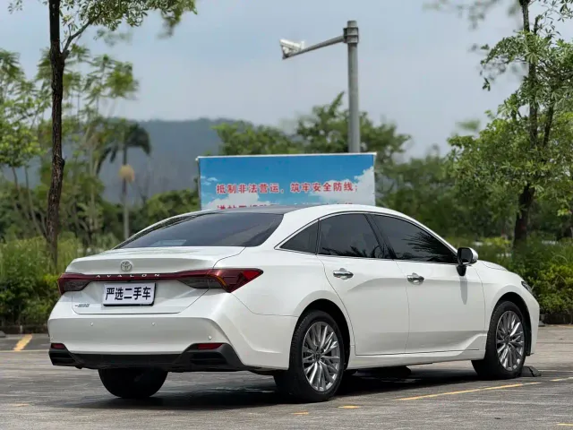 Toyota Avalon — Фото автомобиля 9