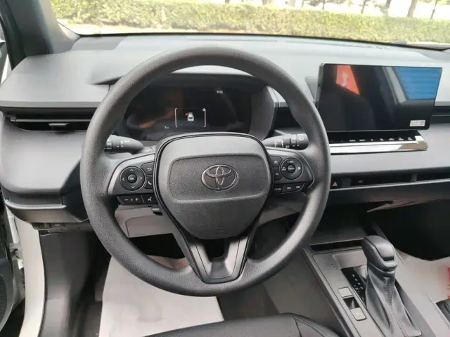 Toyota Corolla Cross — Фото автомобиля 3