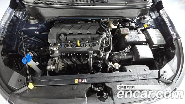 Hyundai Venue — Фото автомобиля 6