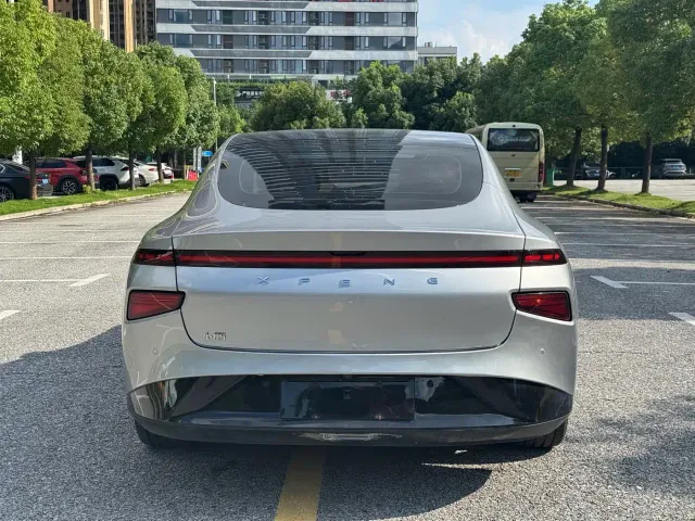 Xpeng P7 — Фото автомобиля 6