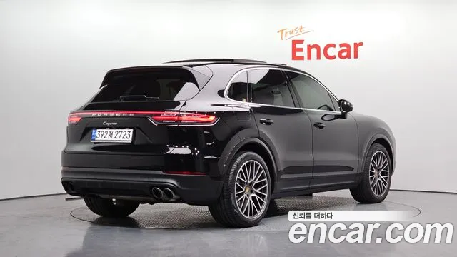 Porsche Cayenne — Фото автомобиля 2