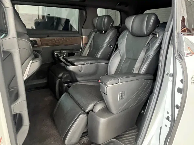 Toyota Vellfire — Фото автомобиля 6