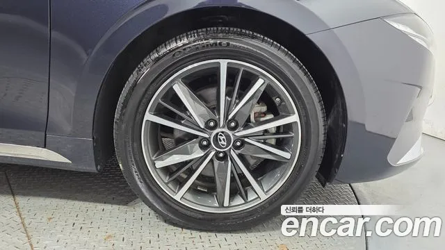 Hyundai Grandeur Новый Grandeur IG — Фото автомобиля 18