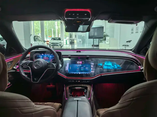 Mercedes-Benz E-Class — Фото автомобиля 18