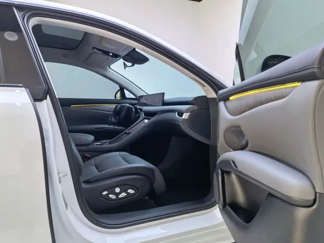 IM Motors LS6 — Фото автомобиля 6