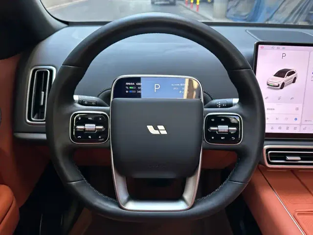 Li Auto L6 — Фото автомобиля 12