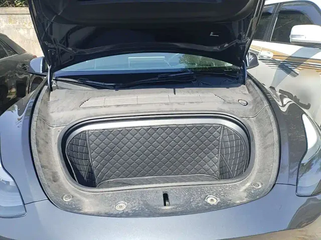 Tesla Model Y — Фото автомобиля 19