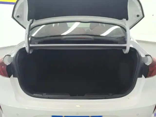 Changan Eado — Фото автомобиля 4