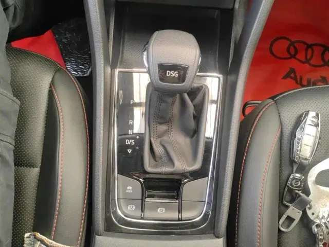 Skoda Karoq — Фото автомобиля 16