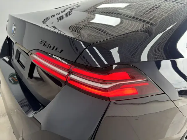 BMW 5 Series — Фото автомобиля 9