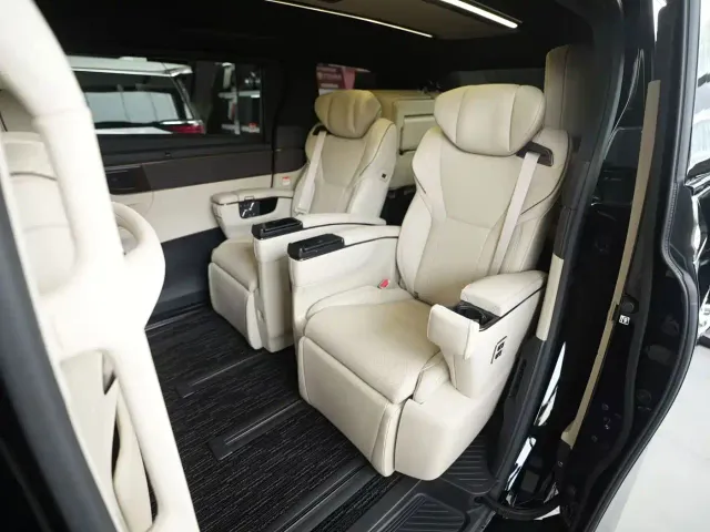 Toyota Alphard — Фото автомобиля 11