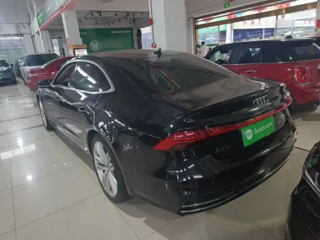 Audi A7L — Фото автомобиля 4