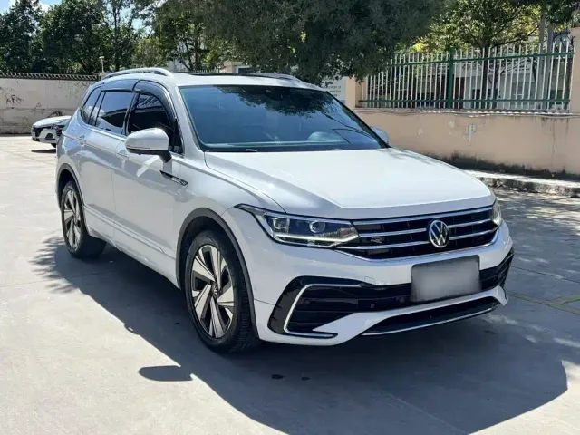 Volkswagen Tiguan L — Фото автомобиля 3