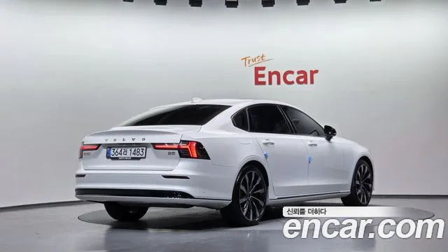 Volvo S90 — Фото автомобиля 2