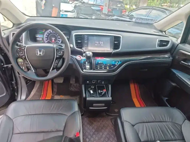 Honda Odyssey — Фото автомобиля 9