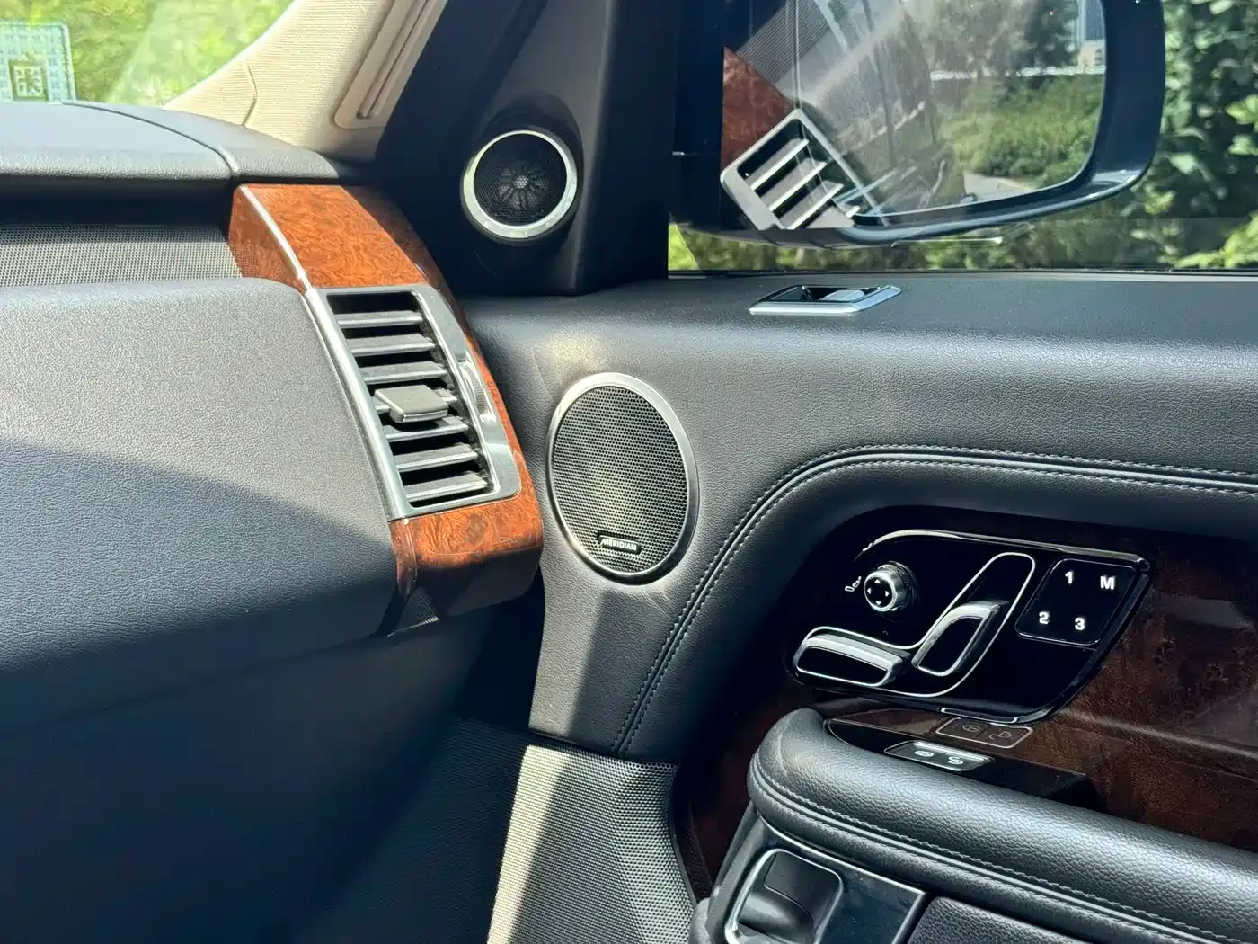 Land Rover Range Rover 2019 3.0 SC V6 Golden Age Edition — Фото автомобиля 8