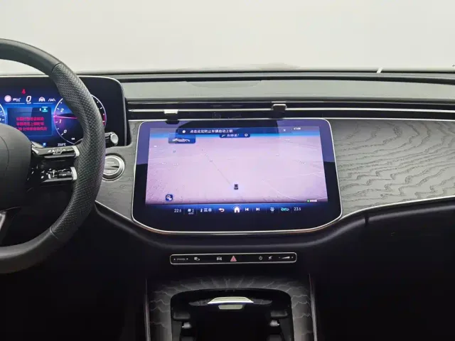 Mercedes-Benz E-Class — Фото автомобиля 12