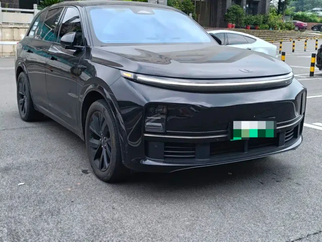 Li Auto L7 — Фото автомобиля 3