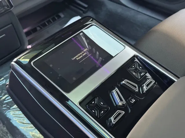 Audi A8 — Фото автомобиля 21