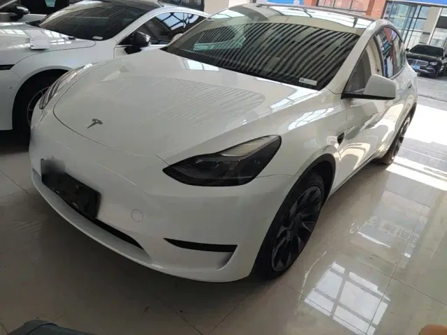 Фотография автомобиля — Tesla Model Y