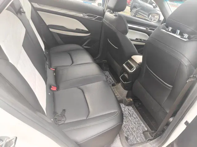 Geely Emgrand L — Фото автомобиля 7