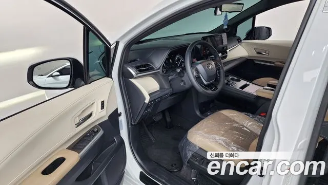 Toyota Sienna — Фото автомобиля 8