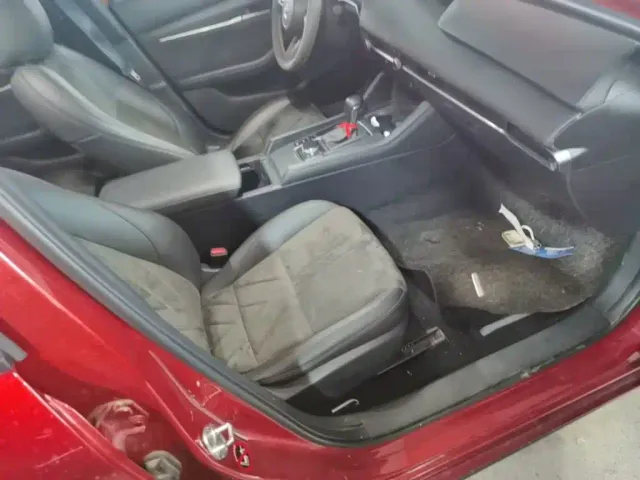 Mazda Axela — Фото автомобиля 24