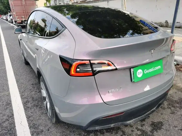 Tesla Model Y — Фото автомобиля 4