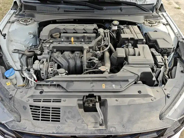 Hyundai Elantra — Фото автомобиля 10