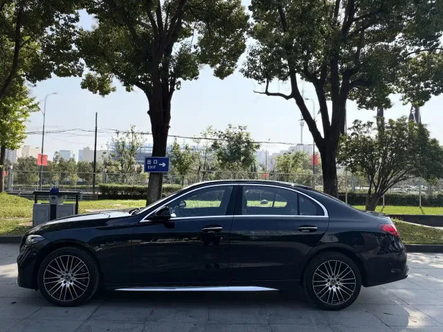 Mercedes-Benz C-Class — Фото автомобиля 3