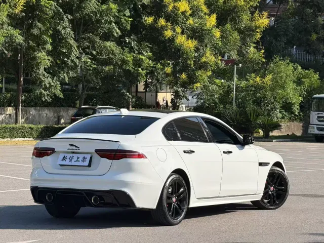 Jaguar XEL — Фото автомобиля 8