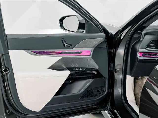 BMW i7 — Фото автомобиля 19