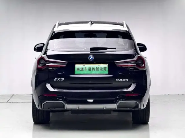BMW iX3 — Фото автомобиля 5