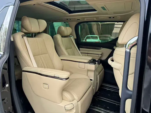 Toyota Vellfire 2021 Crown Hybrid 2.5L HV Premium Edition — Фото автомобиля 9