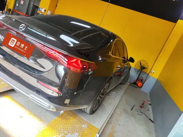 Mercedes-Benz E-Class — Фото автомобиля 5