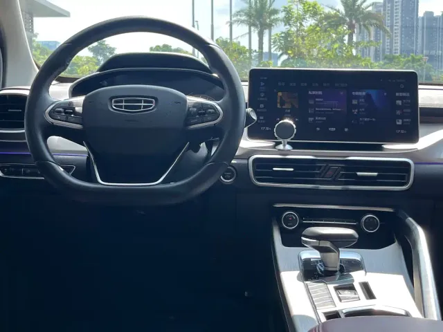 Geely Binyue — Фото автомобиля 11