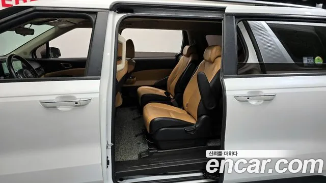 Kia Canival — Фото автомобиля 12