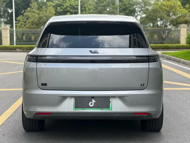 Li Auto L7 — Фото автомобиля 7