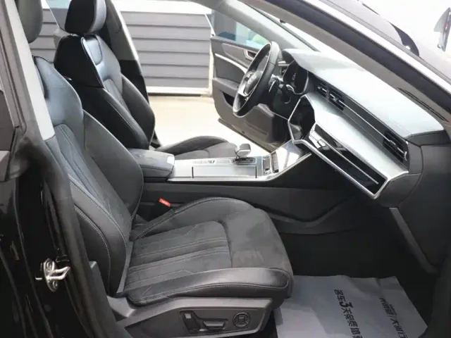 Audi A7L — Фото автомобиля 22