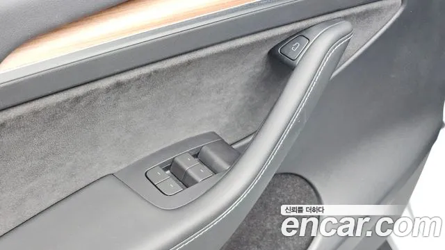 Tesla Model Y — Фото автомобиля 25