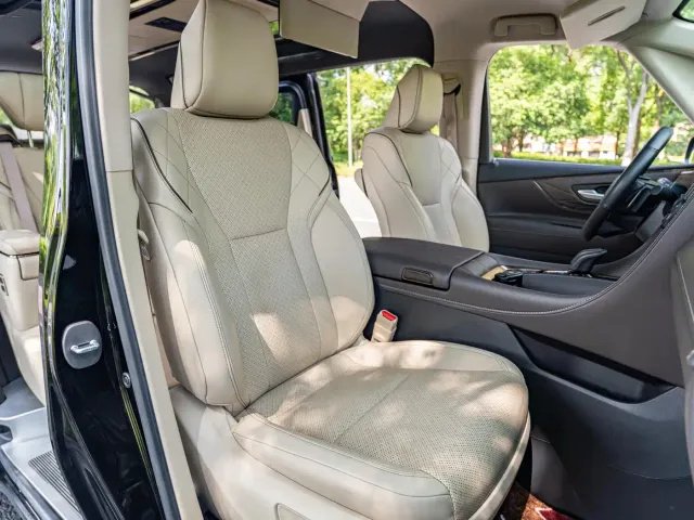 Toyota Vellfire — Фото автомобиля 7